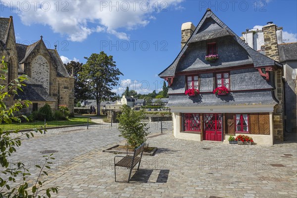 Rue du General de Gaulle in the old town centre of Le Faou with slate-roofed granite houses from the 16th century, Finistere Penn ar Bed department, Bretagne Breizh region, France, Europe