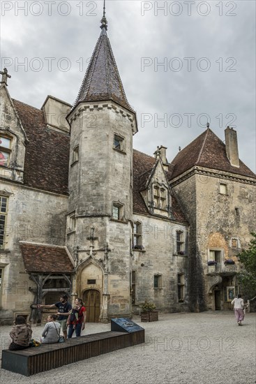 Chateau de Chateaufneuf-en-Auxois, Chateauneuf, Departement Cote-d'Or, Burgundy, Bourgogne-Franche-Comte, France, Europe