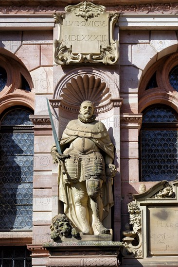 Heidelberg castle, Louis V of the Wittelsbach dynasty statue, Heidelberg, Baden Wurttemberg, Germany, Europe