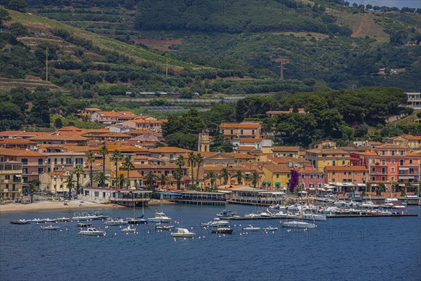 Sailing yachts in the harbour of Porto Azzurro, Elba, Tuscan Archipelago, Tuscany, Italy, Europe