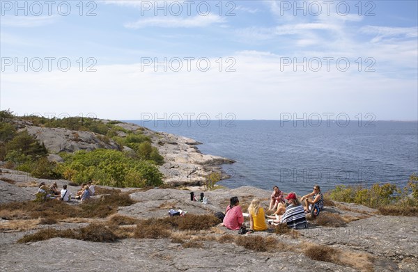 Picnic on the archipelago island of Marstrandsoe, Marstrand, Vaestra Goetalands laen, Sweden, Europe