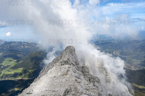 Rocky narrow mountain ridge with summit Watzmann Hocheck, view from Watzmann middle summit to mountain panorama, Watzmann crossing, Berchtesgaden National Park, Berchtesgaden Alps, Bavaria, Germany, Europe