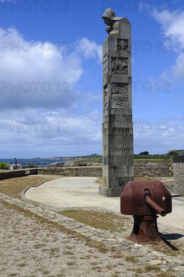 Former fort and memorial to the fallen of the 1st World War on the Pointe Saint-Mathieu, Plougonvelin, Finistere department, Brittany region, France, Europe