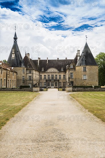 Chateau de Commarin, Commarin, Departement Cote-d'Or, Burgundy, France, Europe