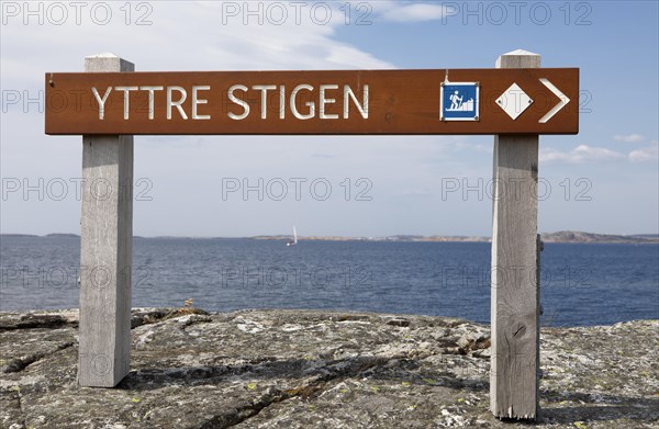 Signpost on the archipelago island of Marstrandsoe, Marstrand, Vaestra Goetalands laen, Sweden, Europe