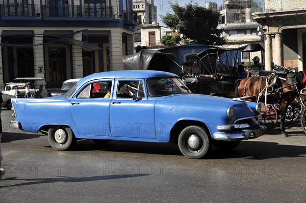 Vintage car from the 1950s in the centre of Havana, Centro Habana, Cuba, Greater Antilles, Caribbean, Central America, America, Central America