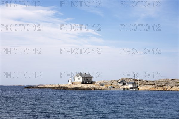 Lighthouse on the archipelago island of Kooen, Marstrand, Vaestra Goetalands laen, Sweden, Europe