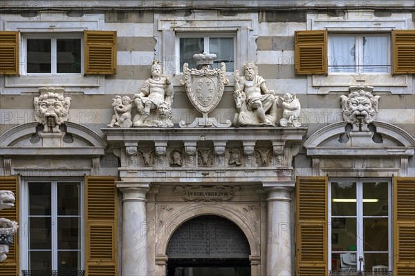 Detailed view of the entrance portal of Palazzo Sinibaldo Fieschi, built in 1618, Via S. Lorenzo, 17, Genoa, Italy, Europe