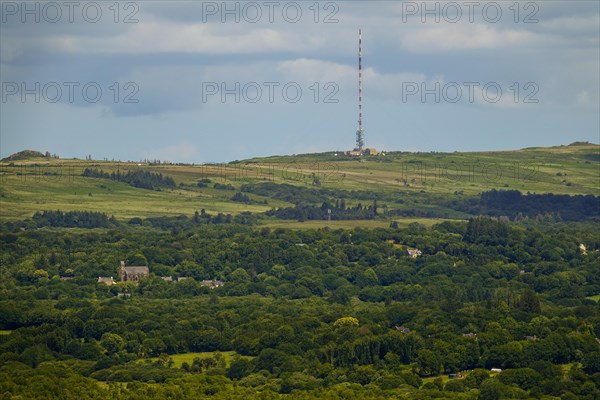 Television antenna Roc'h Tredudon, on the right mountain Roc'h Ruz, seen from Mont Saint-Michel de Brasparts, mountain range Monts d'Arree, department Finistere, region Bretagne, France, Europe