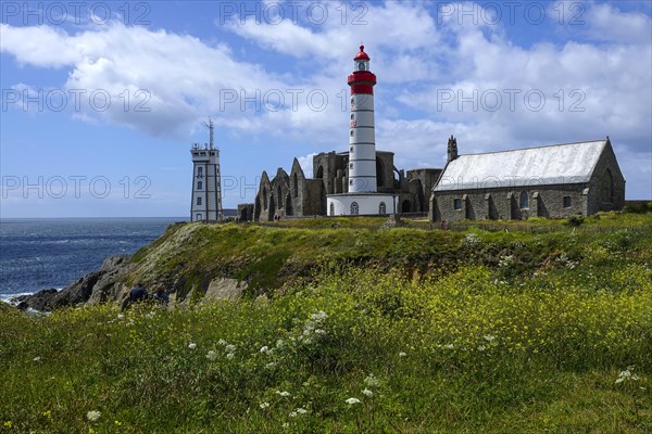 Semaphore, ruins of Saint-Mathieu Abbey, lighthouse and Notre Dame de Grace chapel on Pointe Saint-Mathieu, Plougonvelin, Finistere department, Brittany region, France, Europe