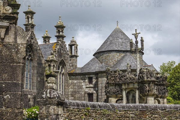 Calvaire Church and Calvary, Enclos Paroissial enclosed parish of Guimiliau, Finistere Penn ar Bed department, Brittany Breizh region, France, Europe