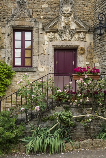 Medieval village, Chateauneuf, Departement Cote-d'Or, Burgundy, Bourgogne-Franche-Comte, France, Europe
