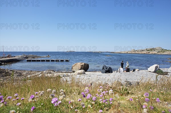 Bathing bay on the archipelago island of Hoenoe, Oeckeroe municipality, Vaestra Goetalands laen province, Sweden, Europe