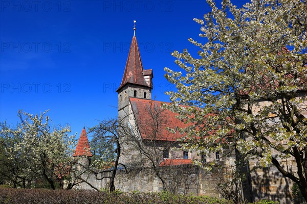 Fortified church from the Middle Ages, fortified church, Effeltrich in Franconian Switzerland, district of Forchheim, Upper Franconia, Bavaria, Germany, Europe