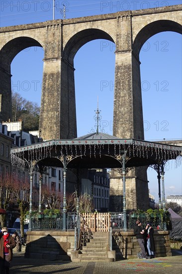 Place des Otages with bandstand, viaduct of the Paris-Brest railway line, Morlaix Montroulez, Finistere Penn Ar Bed department, Bretagne Breizh region, France, Europe