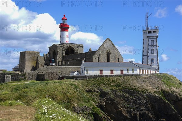 Semaphore, ruins of the Saint-Mathieu abbey and lighthouse on the Pointe Saint-Mathieu, Plougonvelin, Finistere department, Brittany region, France, Europe