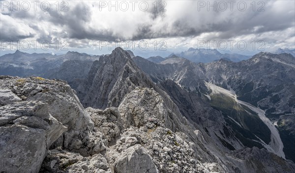 Rocky mountain ridge with Watzmann Suedspitze, view from the Watzmann Mittelspitze, Berchtesgaden National Park, Berchtesgaden Alps, Bavaria, Germany, Europe