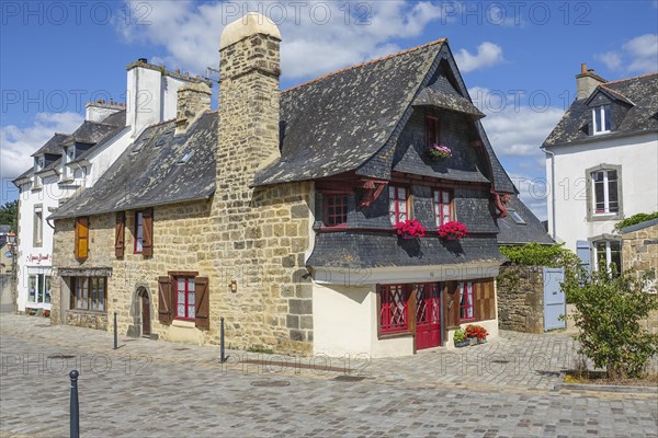 Rue du General de Gaulle in the old town centre of Le Faou with slate-roofed granite houses from the 16th century, Finistere Penn ar Bed department, Bretagne Breizh region, France, Europe