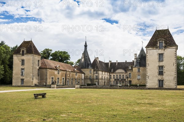 Chateau de Commarin, Commarin, Departement Cote-d'Or, Burgundy, France, Europe