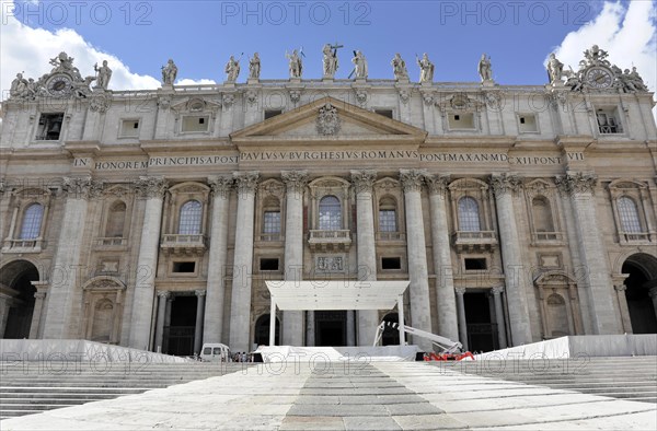 St Peter's Basilica, St Peter's Square, Vatican City, Vatican, Rome, Lazio, Italy, Europe