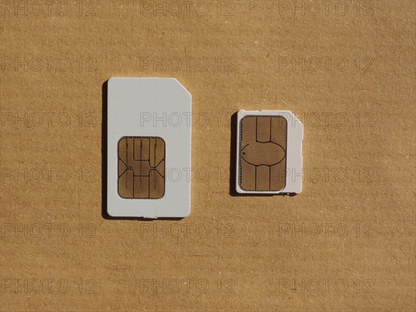 SIM and USIM card used in phones