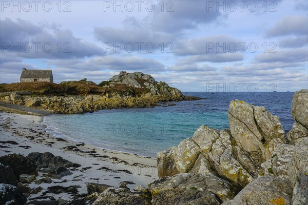 Penn Enez peninsula with former customs house Maison des Douaniers, Plouguerneau, Finistere department Penn ar Bed, Bretagne Breizh region, France, Europe