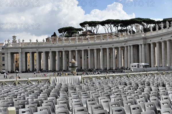 Detail, St Peter's Basilica, St Peter's Square, Vatican City, Vatican, Rome, Lazio, Italy, Europe