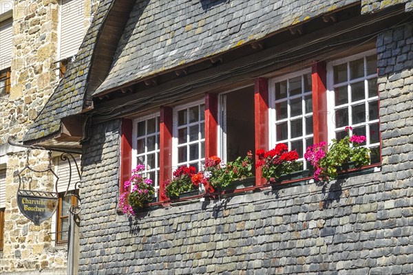 Rue du General de Gaulle in the old town centre of Le Faou with slate-roofed granite houses from the 16th century, Finistere Penn ar Bed department, Bretagne Breizh region, France, Europe