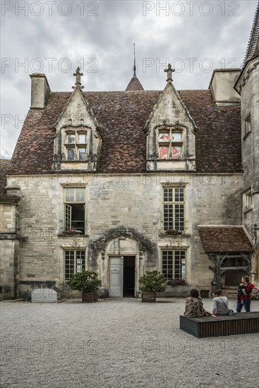 Chateau de Chateaufneuf-en-Auxois, Chateauneuf, Departement Cote-d'Or, Burgundy, Bourgogne-Franche-Comte, France, Europe