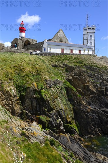 Semaphore, ruins of the Saint-Mathieu abbey and lighthouse on the Pointe Saint-Mathieu, Plougonvelin, Finistere department, Brittany region, France, Europe