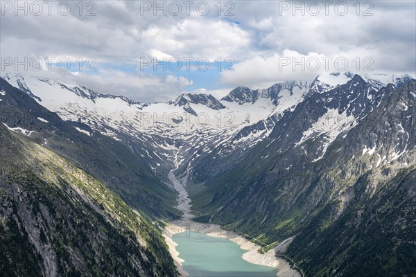 Mountain landscape, view of turquoise-blue lake Schlegeisspeicher, glaciated rocky mountain peaks Hoher Weisszint and Hochfeiler with glacier Schlegeiskees, Berliner Hoehenweg, Zillertal Alps, Tyrol, Austria, Europe