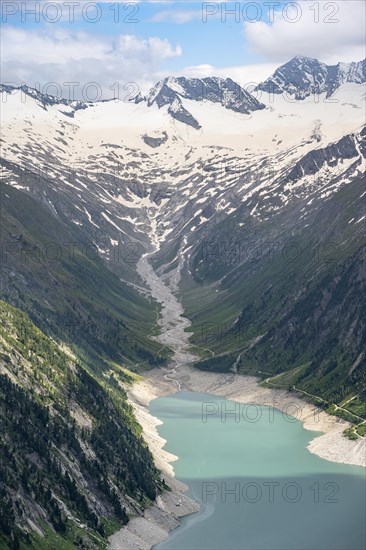 Mountain landscape, view of turquoise-blue lake Schlegeisspeicher, glaciated rocky mountain peaks Hoher Weisszint and Hochfeiler with glacier Schlegeiskees, Berliner Hoehenweg, Zillertal Alps, Tyrol, Austria, Europe