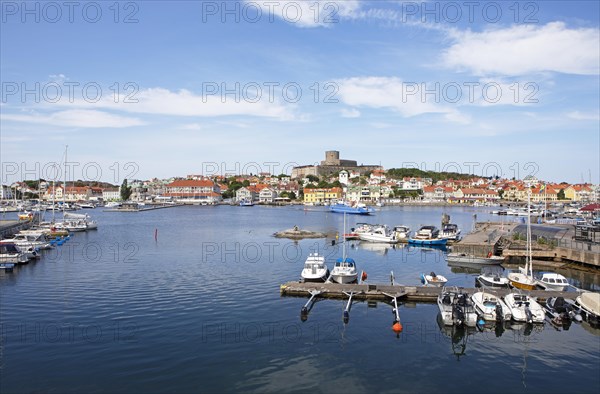 Marstrandsoe archipelago island with the harbour and Carlsten Fortress, Marstrand, Vaestra Goetalands laen, Sweden, Europe
