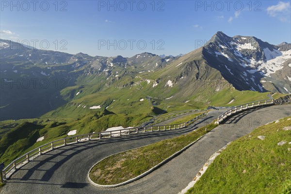 View from the Edelweissspitze over the Grossglockner High Alpine Road, Grossglockner-Hochalpenstrasse, Hohe Tauern NP, Salzburg, Austria, Europe