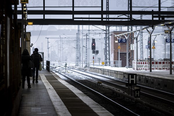 Only a few people are standing on the platform at Ostbahnhof. Today is the second day of the strike by the train drivers' union GDL, on which train cancellations are to be expected. Berlin, 11.01.2024