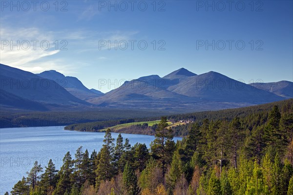 The lake Atnsjoen, Atnsjoen in autumn, Sor-Fron in Oppland county and Stor-Elvdal in Hedmark county, Norway, Europe