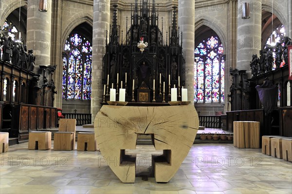 Detail, altar area, Heilig-Kreuz-Muenster, Schwaebisch Gmuend, Baden-Wuerttemberg, Germany, Europe