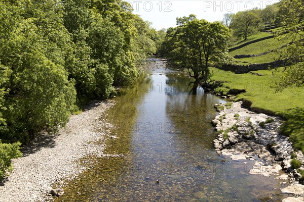 River Wharfe valley, Wharfedale, Kettlewell, Yorkshire Dales national park, England, UK