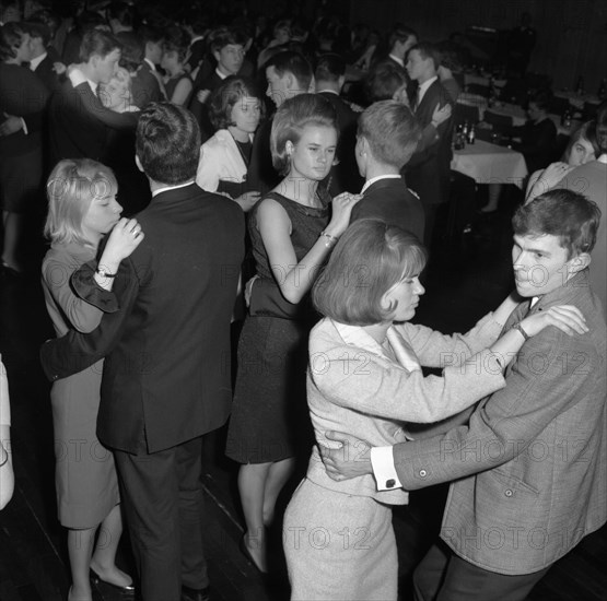DEU, Germany, Dortmund: Personalities from politics, business and culture from the years 1965-71. Youth dancing in 1965, Europe