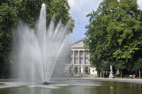 Fountain at the Parc de Bruxelles, Warandepark and the Belgian parliament, Palace of the Nation, Brussels, Belgium, Europe