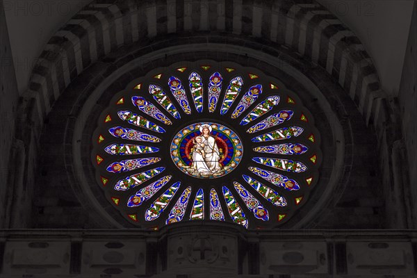 Rose window of the Cathedral of San Lorenzo, opened in 1098, Piazza S. Lorenzo, Genoa, Italy, Europe