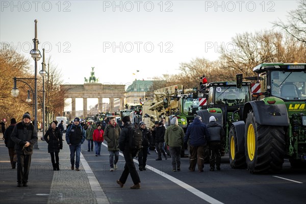 Farmers protest nationwide against the German government's agricultural policy Berlin, 08.01.2024