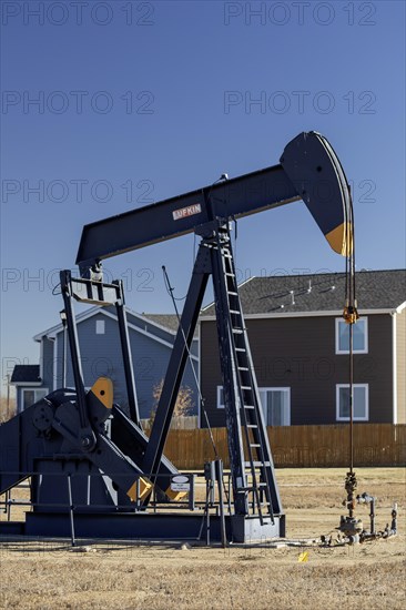 Frederick, Colorado, An oil well near a housing subdivision on Colorado's front range