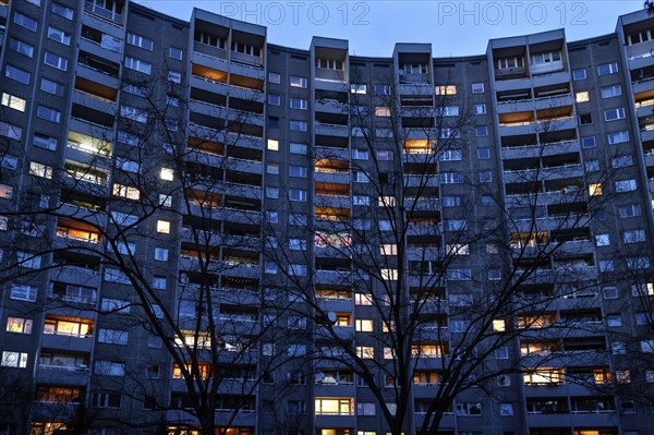 View of the Gropiushaus tower block in Gropiusstadt. The rise in rents in German cities has increased again in the past year, Berlin, 16.01.2023