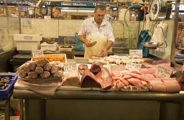 Fishmonger stalls inside historic covered market building, Jerez de la Frontera, Spain, Europe