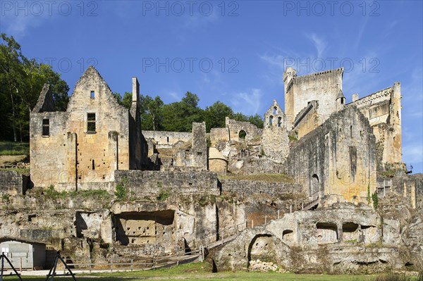 Chateau de Commarque, medieval castle at Les Eyzies-de-Tayac-Sireuil, Dordogne, Aquitaine, France, Europe