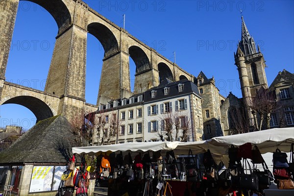 Place des Otages, viaduct of the Paris-Brest railway line, Saint Melaine church, Morlaix Montroulez, Finistere Penn Ar Bed department, Bretagne Breizh region, France, Europe