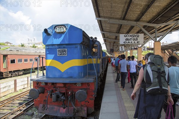 Platform and train railway station, Galle, Sri Lanka, Asia