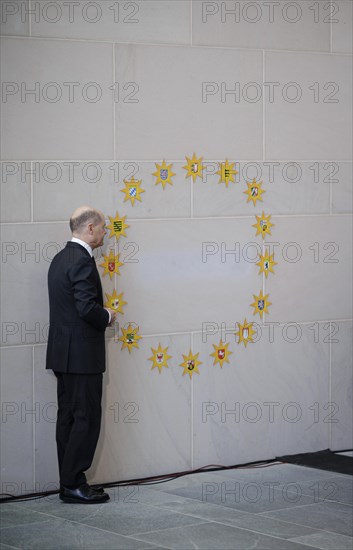 Federal Chancellor Olaf Scholz (SPD) pictured at the traditional reception for carol singers at the Federal Chancellery in Berlin, 8 January 2024