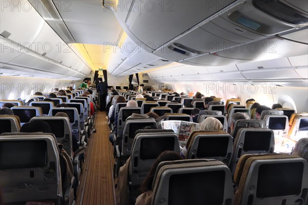 Interior view left Economy Class Airbus A 350 900 Singapore Airline, Munich Franz Josef Strauss Airport, Munich, Bavaria, Germany, Europe